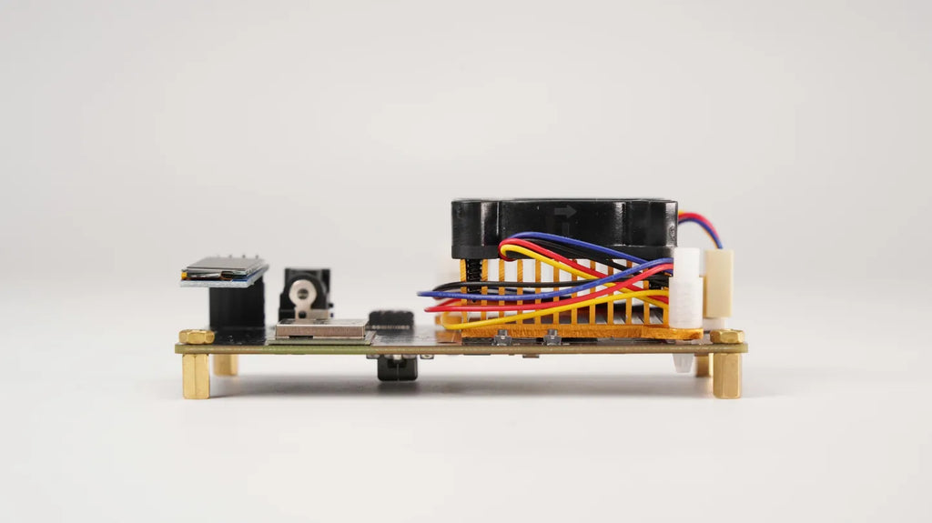 2x BitAxe Ultra med stack byggesett - Oppgradert